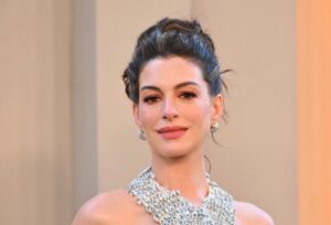 Anne Hathaway respondió a los insólitos rumores que la acusan de llevar adelante un falso embarazo Anne Hathaway respondió a los insólitos rumores que la acusan de llevar adelante un falso embarazo imagen-2