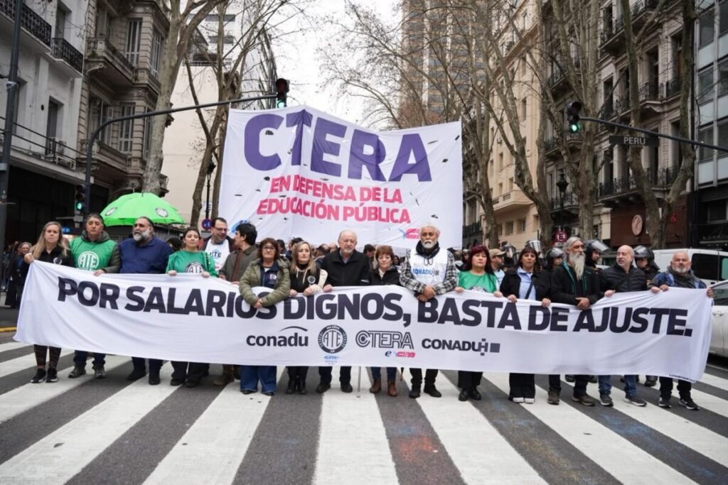 La agrupación que impulsa el paro docente reúne a los gremios más fuertes y tiene a Baradel como referente imagen-97