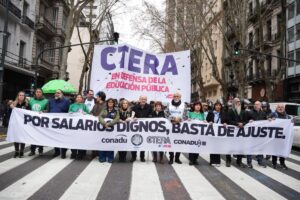 La agrupación que impulsa el paro docente reúne a los gremios más fuertes y tiene a Baradel como referente imagen-3