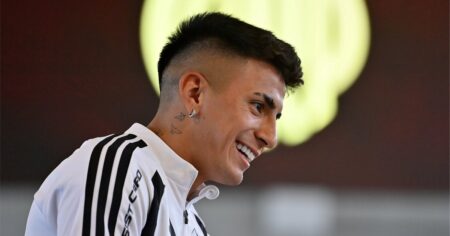 Thiago Almada, a pleno: "Me llamó Coudet y no dudé" y "la vamos a sacar adelante" imagen-20