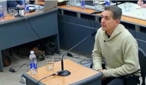El médico Aníbal Lotocki comenzó a ser juzgado por el homicidio de un paciente y se negó a declarar El médico Aníbal Lotocki comenzó a ser juzgado por el homicidio de un paciente y se negó a declarar imagen-1