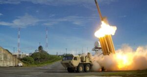 Sin municiones: el Pentágono presiona a empresas de defensa para que aumenten la producción de armas en Estados Unidos imagen-3