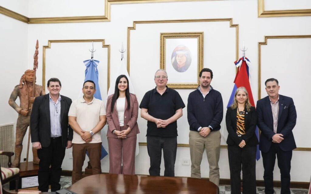 Passalacqua y funcionarios de Nación avanzan en la implementación de Tiendas Libres en fronteras misioneras Passalacqua y funcionarios de Nación avanzan en la implementación de Tiendas Libres en fronteras misioneras imagen-5