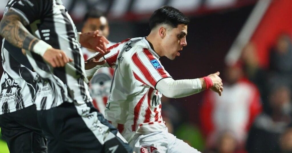 Luna fue el héroe inesperado para Instituto: erró un penal y convirtió un golazo para ganarle 1-0 a Gimnasia de Mendoza imagen-43