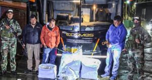 Incautaron 86,5 kilos de marihuana en el micro que iba a trasladar a San Pablo para enfrentar a Bolívar por la Copa Sudamericana imagen-4