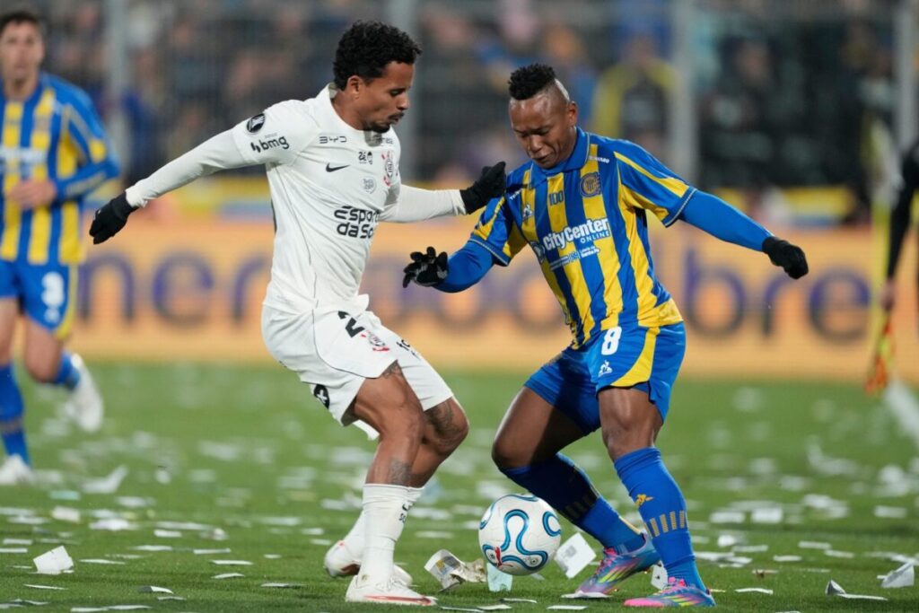 Rosario Central igualó con Corinthians y buscará en Brasil el pase a los cuartos de final de la Copa Libertadores imagen-107