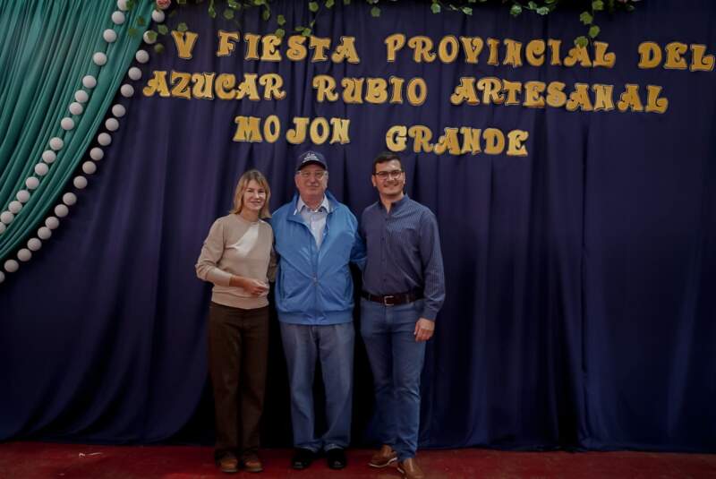«En Mojón Grande está la mejor azúcar de la Argentina», dijo el Gobernador en la Fiesta Provincial del Azúcar Rubio Artesanal «En Mojón Grande está la mejor azúcar de la Argentina», dijo el Gobernador en la Fiesta Provincial del Azúcar Rubio Artesanal imagen-4