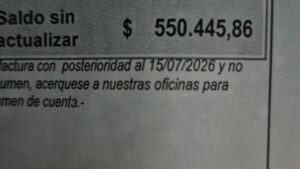 Vecinos denuncian boletas de agua de hasta $700 mil y deudas millonarias: “Hay familias que sacaron préstamos para pagar” imagen-1
