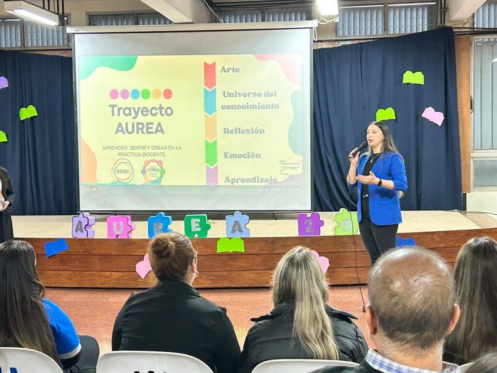 AUREA pone en movimiento la curiosidad científica en la formación del docente misionero. AUREA pone en movimiento la curiosidad científica en la formación del docente misionero. imagen-5