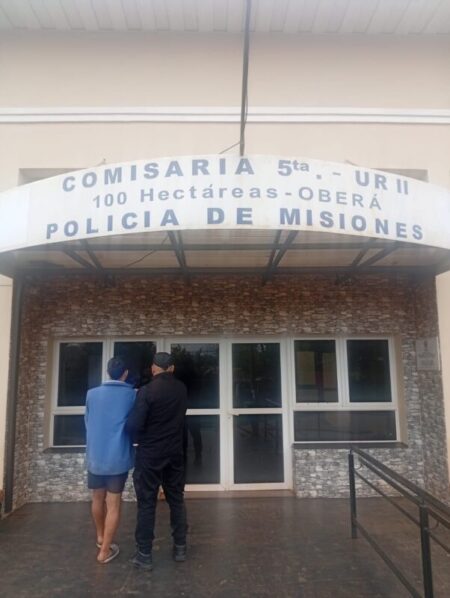 Entró por el ventiluz del baño, robó herramientas y terminó detenido en Oberá Entró por el ventiluz del baño, robó herramientas y terminó detenido en Oberá imagen-133