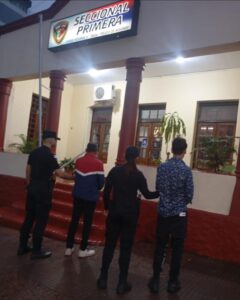 Dos hombres fueron detenidos por ocasionar disturbios y daños en el casino imagen-3