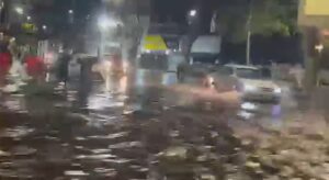 Los videos más impactantes del temporal que azotó el AMBA: inundaciones, granizo, árboles caídos y cortes de luz imagen-2