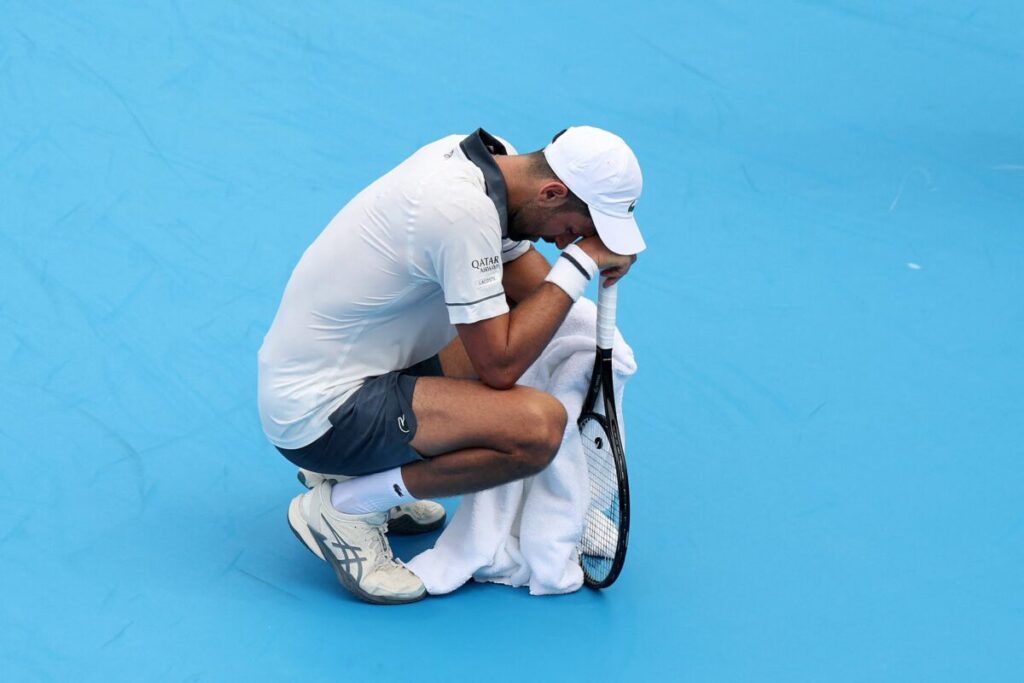 Djokovic despierta dudas tras su caída en Cincinnati: nervios, calor y la sentencia del excoach de Agassi Djokovic despierta dudas tras su caída en Cincinnati: nervios, calor y la sentencia del excoach de Agassi imagen-105