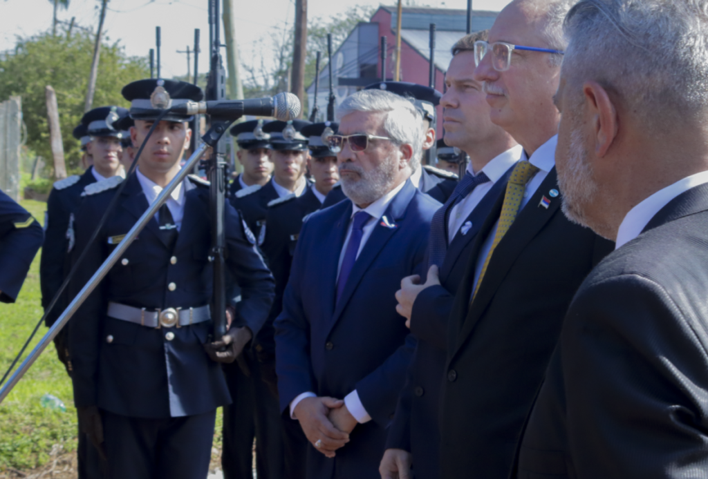 El ministro Uset acompañó al Gobernador en el homenaje al General San Martín imagen-5