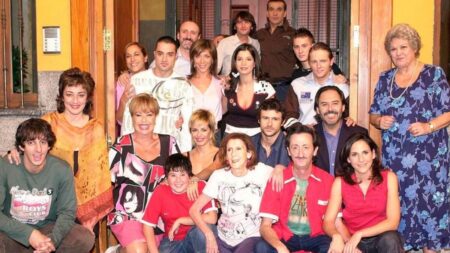 “Me caí al suelo”: Las extenuantes jornadas de rodaje de ‘Aquí no hay quien viva’ provocaron el primer ataque de ansiedad de este actor “Me caí al suelo”: Las extenuantes jornadas de rodaje de 'Aquí no hay quien viva' provocaron el primer ataque de ansiedad de este actor imagen-6