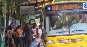 La UTA postergó el paro de colectivos previsto para este viernes en el interior del país y retomará las negociaciones la próxima semana imagen-8
