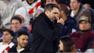 River no levanta cabeza: perdió con Rosario Central y estalló la bronca en el Monumental imagen-1
