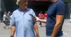 Antonio, taxista jubilado: "La noche es la vida, es para el que vive, para el que puede vivir. El día es para los obreros" imagen-3