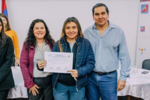 Entregaron certificados del curso de actualización en asistencia gerontológica imagen-85