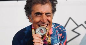 Perico Delgado, ciclista y comentarista televisivo (66 años): «En mi época a los españoles nos negaban la comida en las carreras francesas» Perico Delgado, ciclista y comentarista televisivo (66 años): "En mi época a los españoles nos negaban la comida en las carreras francesas" imagen-1