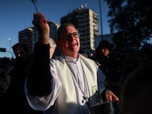 García Cuerva apuntó contra la crisis económica en San Cayetano y pidió no resignarse ante el dolor de los que sufren imagen-7
