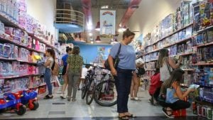 El comercio minorista resignó rentabilidad y las ventas por el Día del Niño cayeron un 2,5 por ciento imagen-11
