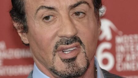 Sylvester Stallone, 80 años: «A medida que envejecemos, la gente piensa que la vida se vuelve más fácil. No es así, se vuelve más complicada porque las cosas que amas empiezan a desaparecer» Sylvester Stallone, 80 años: "A medida que envejecemos, la gente piensa que la vida se vuelve más fácil. No es así, se vuelve más complicada porque las cosas que amas empiezan a desaparecer" imagen-121