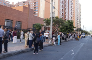 Un terremoto de 7,4 sacudió Colombia: hubo daños en edificios de Bogotá, Medellín y Cali Un terremoto de 7,4 sacudió Colombia: hubo daños en edificios de Bogotá, Medellín y Cali imagen-1