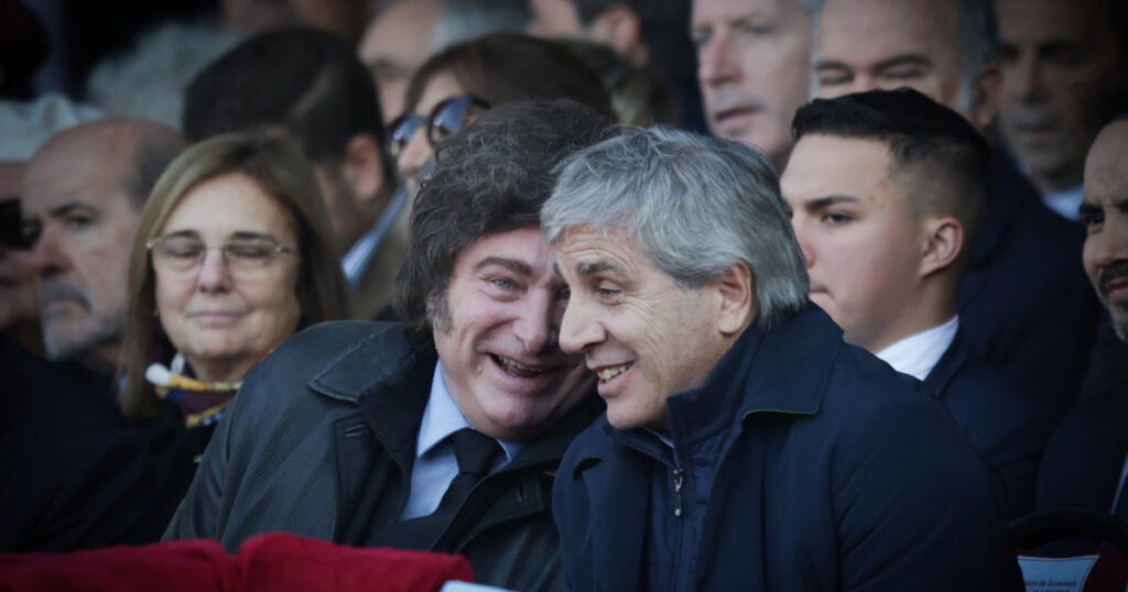«Consejo de amigo, retirate»: Luis Caputo le recomendó a Kicillof que no se presente en 2027 si se reforma la carta orgánica del Central "Consejo de amigo, retirate": Luis Caputo le recomendó a Kicillof que no se presente en 2027 si se reforma la carta orgánica del Central imagen-96