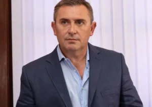 Carlos Sartori: «Los senadores misioneros tienen la oportunidad de impedir que se rife nuestro territorio» Carlos Sartori: "Los senadores misioneros tienen la oportunidad de impedir que se rife nuestro territorio" imagen-1