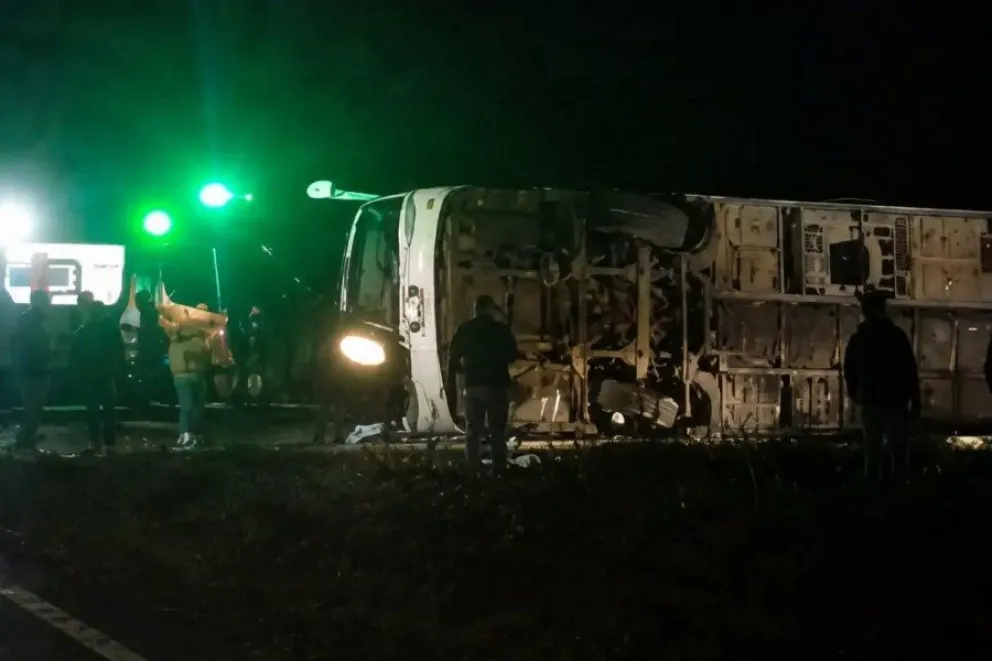 La ruta 14 bajo la lupa tras el vuelco fatal de un colectivo que dejó un muerto y 14 heridos graves imagen-5