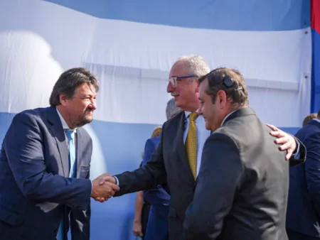 Passalacqua rodeado de exgobernadores, habló de terminar con el absolutismo  imagen-20