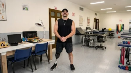 La historia del profe de bachata que perdió una pierna en un choque y volvió a subir a un escenario imagen-24
