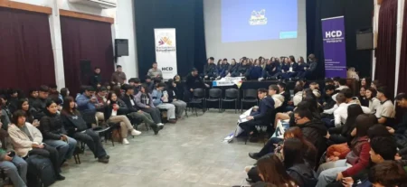 Arranco el Parlamento Estudiantil en Montecarlo imagen-14