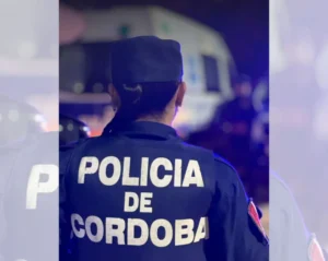 Córdoba: policía salvó a una beba que se había ahogado con leche Córdoba: policía salvó a una beba que se había ahogado con leche imagen-2