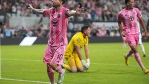 Messi brilló con un doblete y llevó al Inter Miami a un triunfo en su debut en la Leagues Cup imagen-2