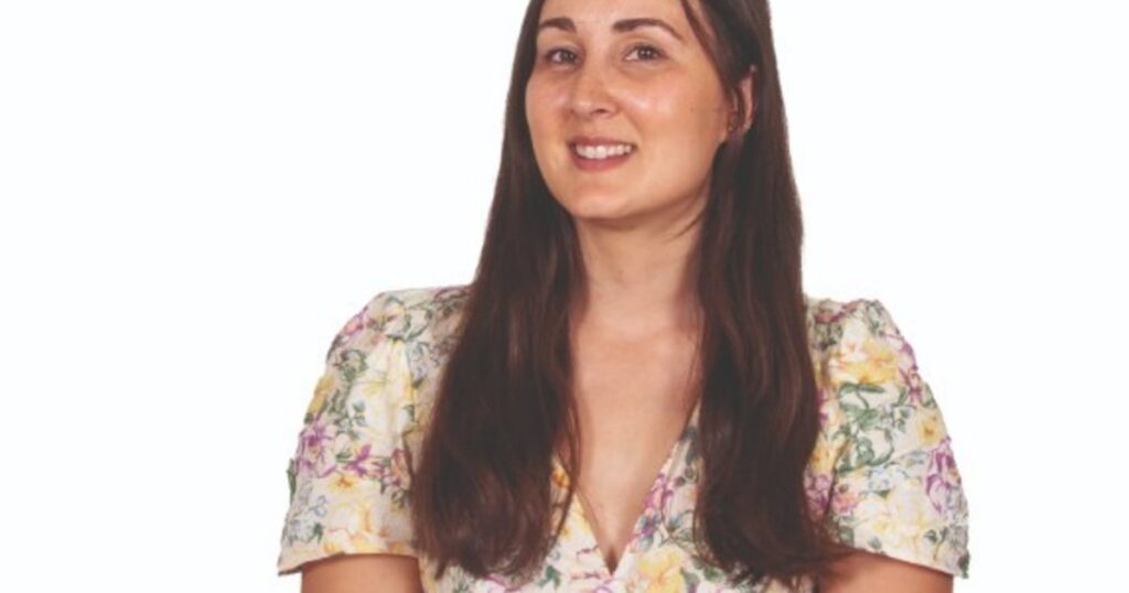 Eva Gutiérrez, docente en Irlanda: “Trabajo cinco horas y media diaria, con buen salario y he logrado avances que en España no habría podido” Eva Gutiérrez, docente en Irlanda: “Trabajo cinco horas y media diaria, con buen salario y he logrado avances que en España no habría podido” imagen-5