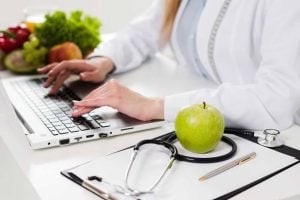 Nutricionistas, el desafío de la ciencia frente a la inteligencia artificial y el marketing: “No somos máquinas que incorporamos nutrientes” imagen-4