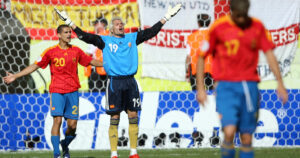 Santiago Cañizares, exarquero: "Los futbolistas, salvo que sean hijos de jugadores, no están preparados para saber gestionar patrimonios" imagen-4