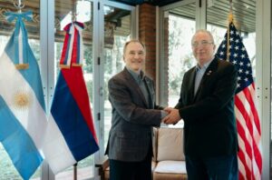 Passalacqua recibió al embajador de Estados Unidos: seguridad fronteriza, crimen organizado e inversiones en la agenda Passalacqua recibió al embajador de Estados Unidos: seguridad fronteriza, crimen organizado e inversiones en la agenda imagen-1