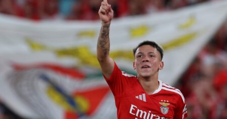 El partidazo de Prestianni en lo que fue su vuelta al fútbol internacional post suspensión por el caso Vinicius El partidazo de Prestianni en lo que fue su vuelta al fútbol internacional post suspensión por el caso Vinicius imagen-17