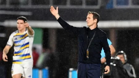 La revelación de Arruabarrena sobre Paredes de cara al clásico ante Racing: ¿juega? - TyC Sports imagen-6