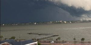 Misiones | Advierten que la tormenta de Santa Rosa no terminó y que El Niño potenciará los temporales hasta el otoño Misiones | Advierten que la tormenta de Santa Rosa no terminó y que El Niño potenciará los temporales hasta el otoño imagen-1