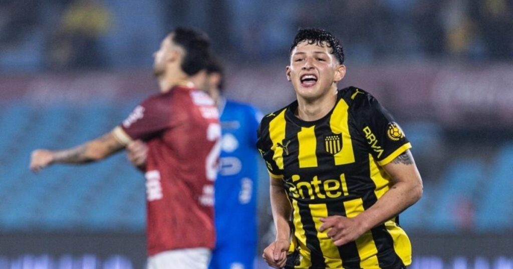 Leonel Jaime y otra actuación para el lamento de River: el golazo para que Peñarol sea campeón del Torneo Intermedio en Uruguay imagen-96