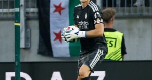 Increíble: en un amistoso, el arquero del Real Madrid dio una asistencia ¡con la mano! Increíble: en un amistoso, el arquero del Real Madrid dio una asistencia ¡con la mano! imagen-2