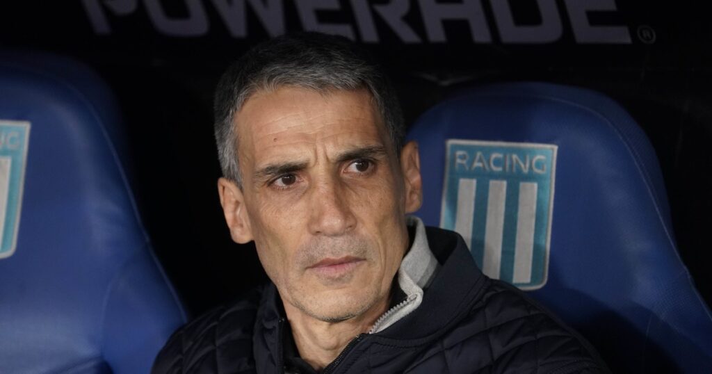 Vojvoda tras una nueva derrota de Racing: el momento difícil, estar unidos y qué pasó con la barra Vojvoda tras una nueva derrota de Racing: el momento difícil, estar unidos y qué pasó con la barra imagen-5