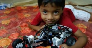 A los 4 años diseñó un robot de limpieza y tiempo después un cinturón de seguridad inteligente para evitar accidentes de tránsito: "Mi padre me inculcó el espíritu científico" imagen-3