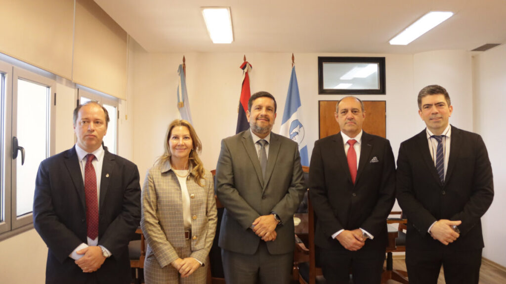 El Superior Tribunal de Justicia recibió al reconocido jurista Gustavo Calvhino imagen-5