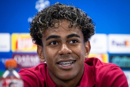 Lamine Yamal se diferenció de la candidatura de Kylian Mbappé al Balón de Oro: “Somos los mejores, pero lo merezco yo” imagen-12