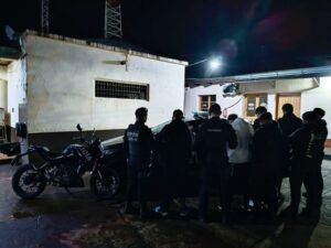 Tres demorados en Oberá: uno entorpecía el tránsito y otros dos causaban disturbios en un comercio Tres demorados en Oberá: uno entorpecía el tránsito y otros dos causaban disturbios en un comercio imagen-75
